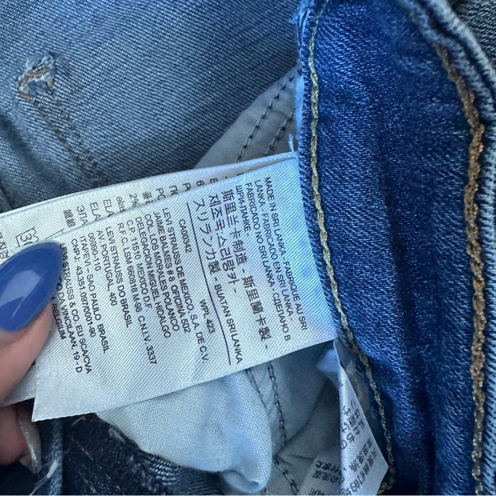 Levi’s 721 High Rise Skinny Dark Wash Distressed size 27 - Picture 3 of 5